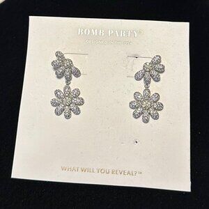 Bomb Party He Loves Me, He Loves Me Not Black Yellow Crystal Pierced Earrings